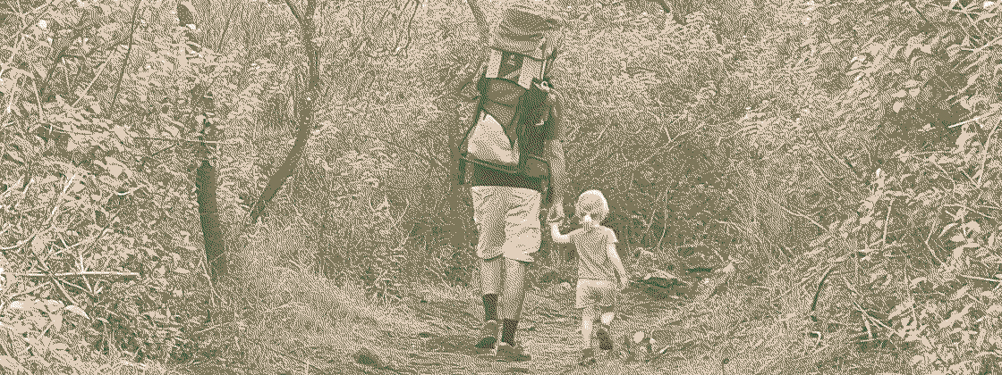 Picture of Gaël Duez hiking with his daughter in Reunion Island
